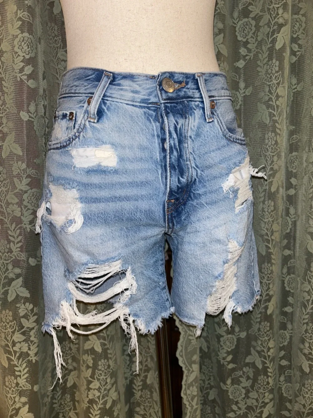 Aeropostale Light Blue Distressed Denim Casual High-Rise 90s Baggy Shorts